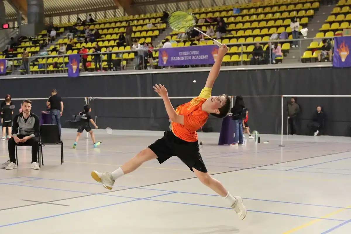 Player jumping for a smash at Junior Master EBA 2026